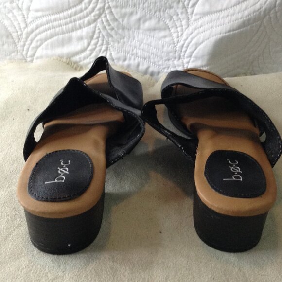 NWOT BORN/BOC Black Faux Leather "11M" 2" block heels, slide sandals; Classic - Picture 3 of 7